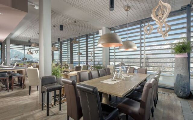 Cubo Sport & Art Hotel