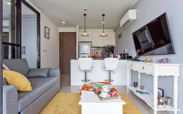 Palmyrah Surin Apartments by Beringela