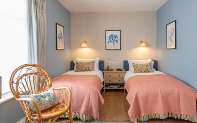 Pink Beach Guest House