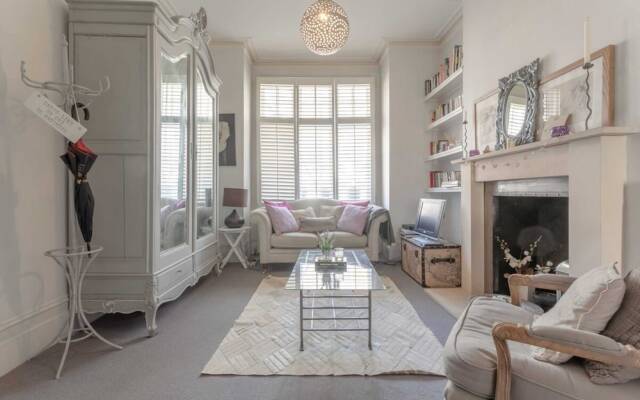 Stylish Apartment near Battersea Park