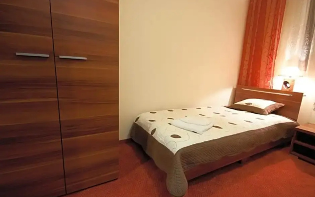 Hotel-24