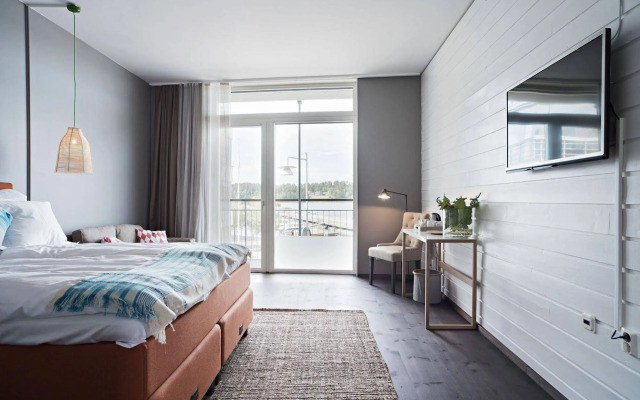Pier 16 Hotell & Restaurang