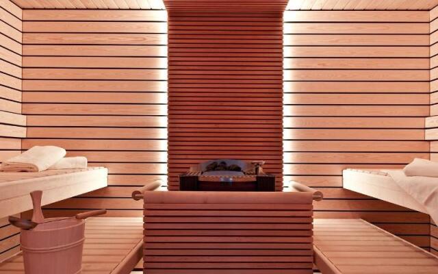 Swiss-Chalet Merlischachen - Romantik Schloss-Hotel am See