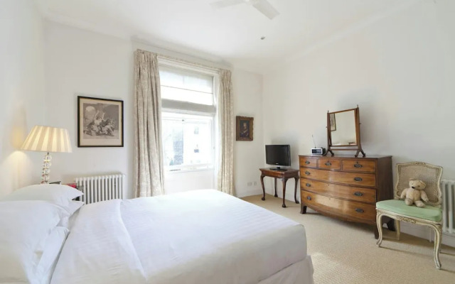 Bassett Road IV by Onefinestay