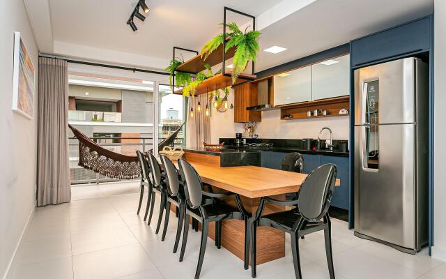 Apto Moderno a poucos passos do Mar JRR309