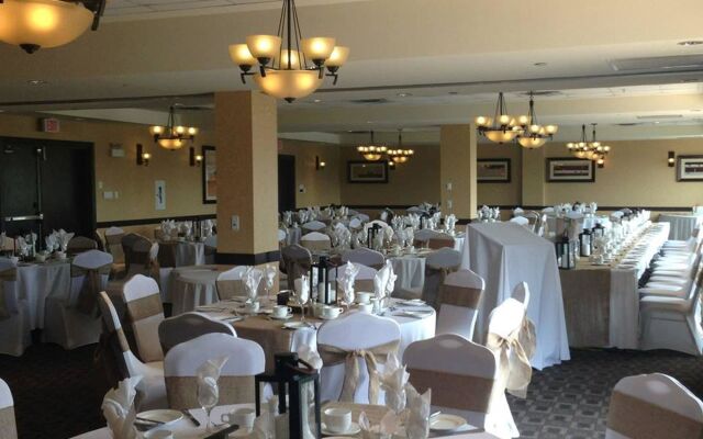 Best Western Plus Chocolate Lake Hotel
