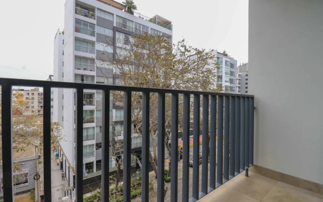 w Prestigious 3BR w Great Balcony in Miraflores