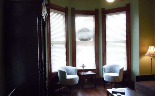 Brava House Bed and Breakfast