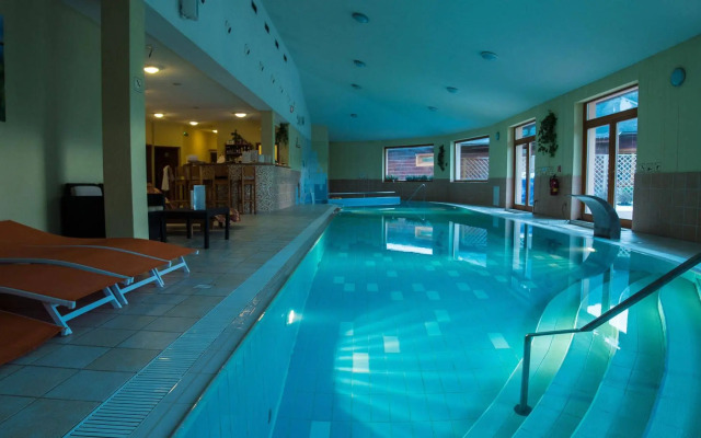 Sojka Resort - Hotel & Drevenice