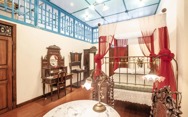 Woo Gallery and Boutique Hotel