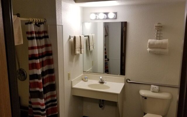 Plymouth Suites Hotel