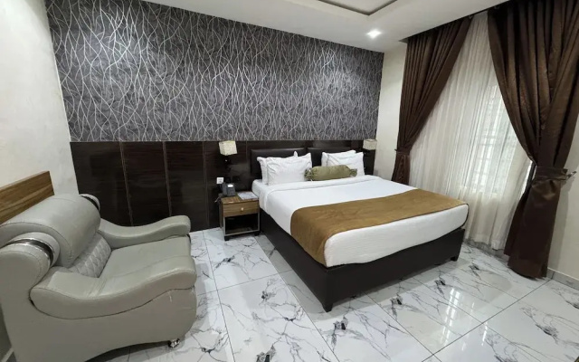 Silver Gate Hotel and Suites