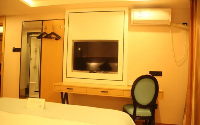 Xana Lite Beijing Shunyi Fengbo Metro Station