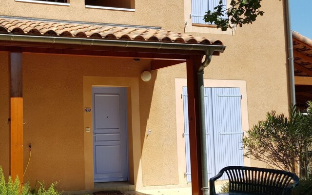 Elegant Villa in Les Mazes With Swimming Pool