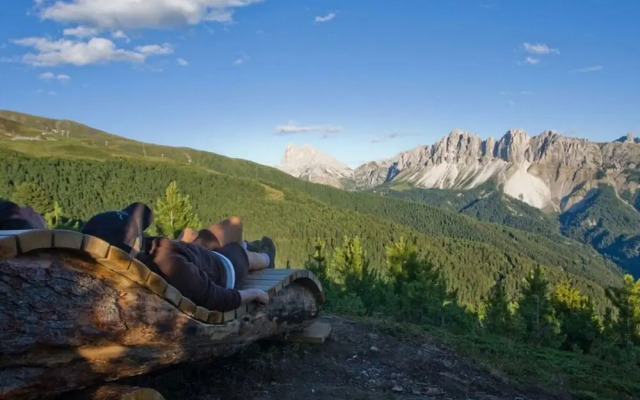 Pond View Modern Retreat