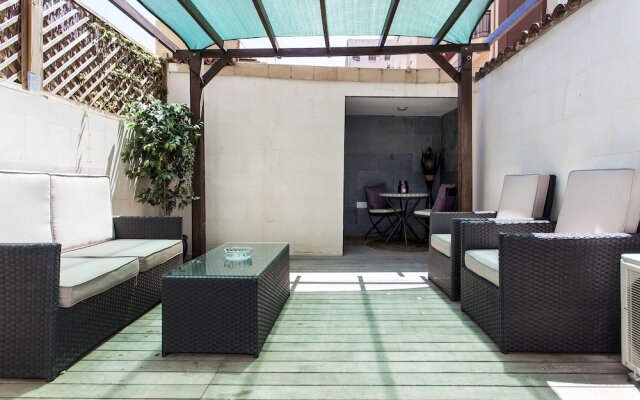 1229 - City Center Apartment with Terrace