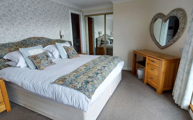 Loch Rannoch Highland Club Lochside Lodge 03