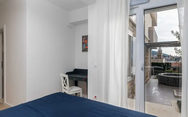 Apartments Amare - Three Bedroom Apartment With Terrace and Jacuzzi