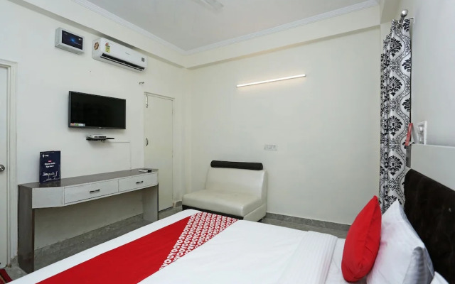 OYO 16534 Hotel HR Residency
