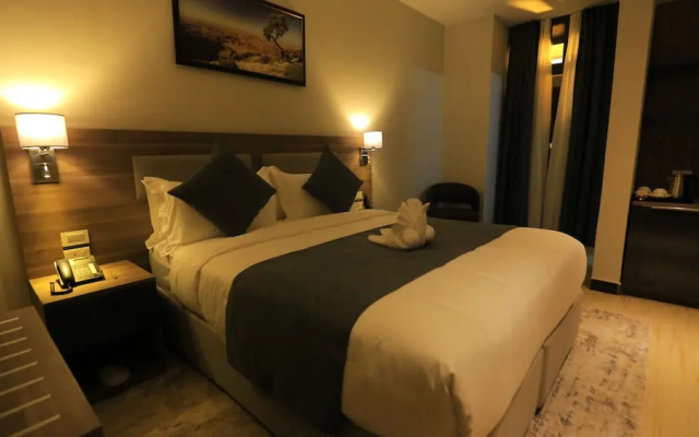 Triple-e Hotel and Spa