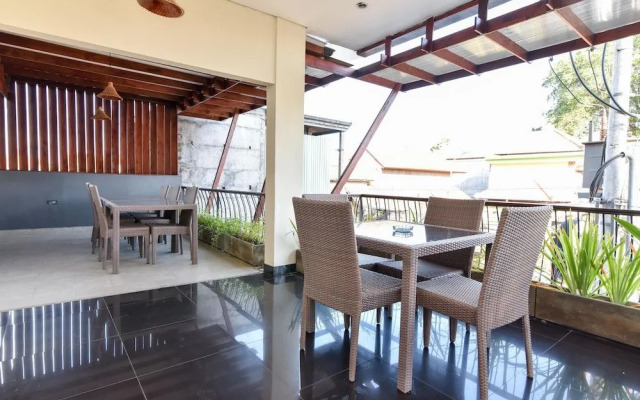 RedDoorz near Legian Street