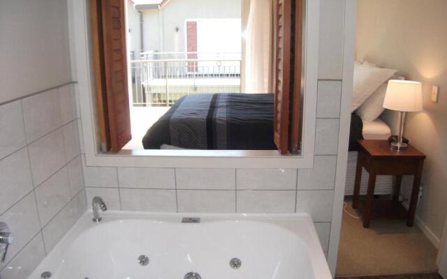 Pauanui Lakes - Pauanui Holiday Home
