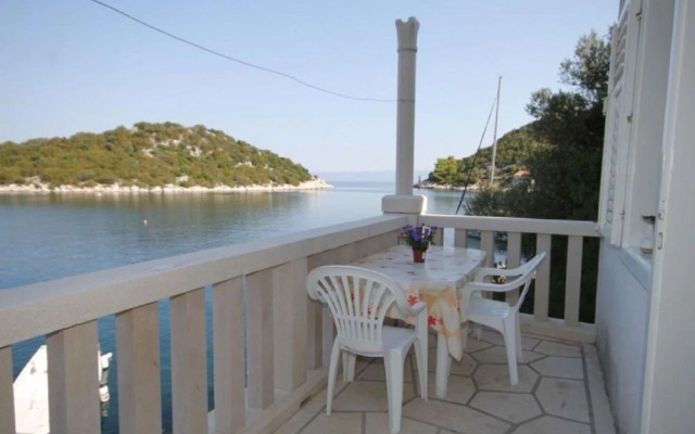 Mile - 10m From the sea - SA2 Studio