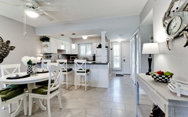 Runaway Bay Resort by BBG