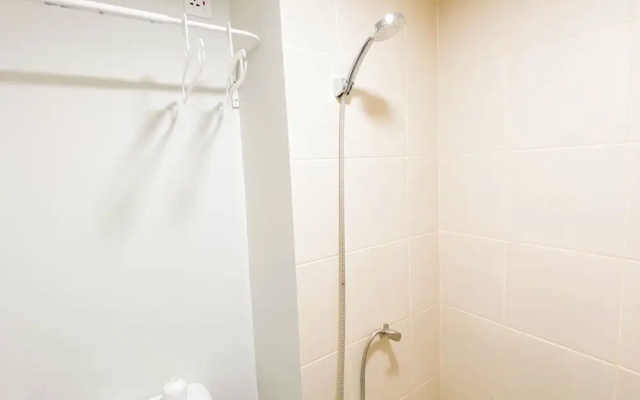 Simple Studio Room At Meikarta Apartment Near Aeon Delta Mas