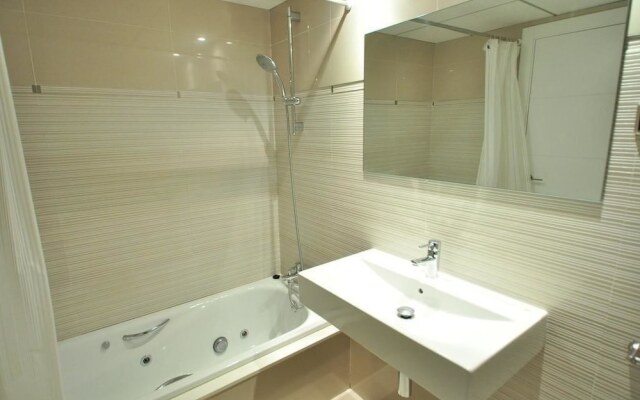 Ibersol Monaco Family Apartments