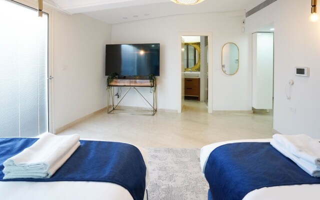 YalaRent Villa Enorma with Private Pool