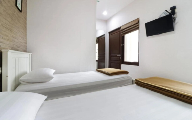 Jayagiri Guesthouse By Belgareti