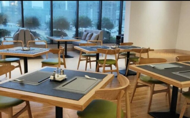 Chengmai Time Yinlusheng Hotel
