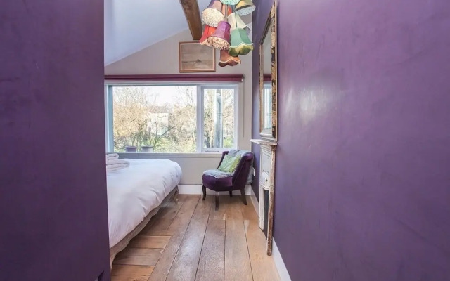 Spacious 2 Bedroom House With Garden