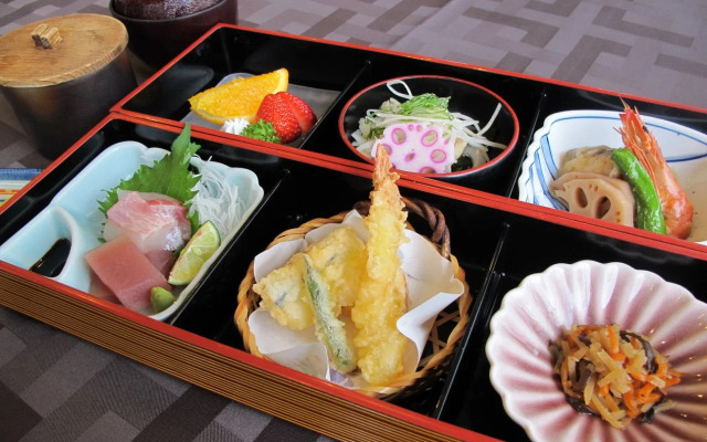 Central Hotel Kamojima