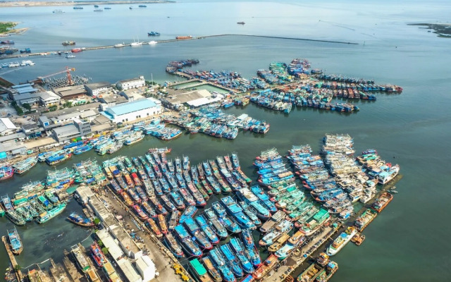 Spacious 2BR Condominium Seaview Apartment