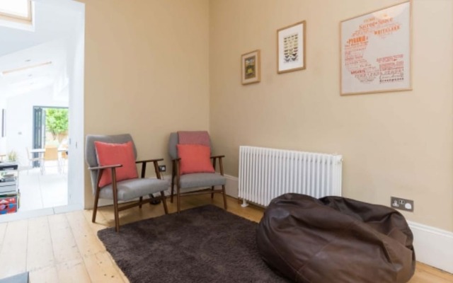 Veeve - 4 bed house, Winston Road, Stoke Newington