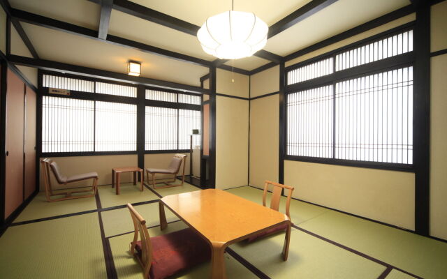 Omiya Ryokan