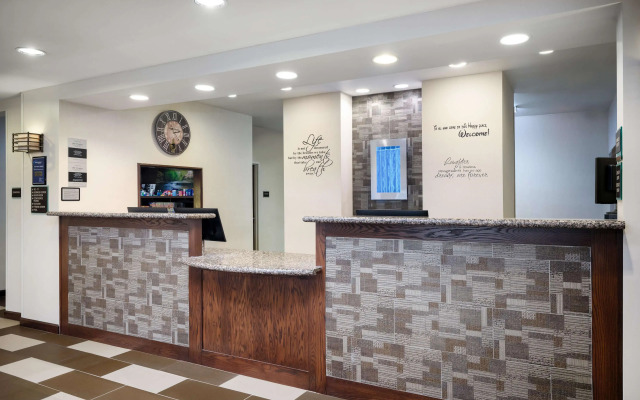 Green Mill Village Hotel & Suites, BW Signature Collection