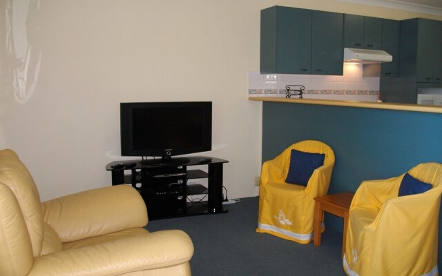 Sunset Towers,  Unit 9/25 Donald Street