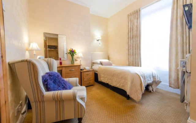 Gwesty'r Marine Hotel & Spa
