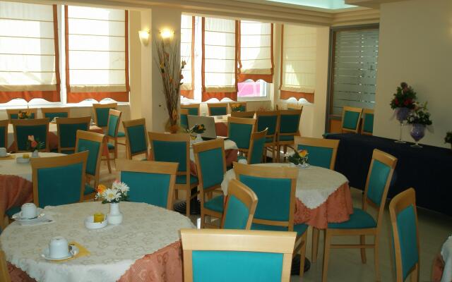 Hotel Tolo
