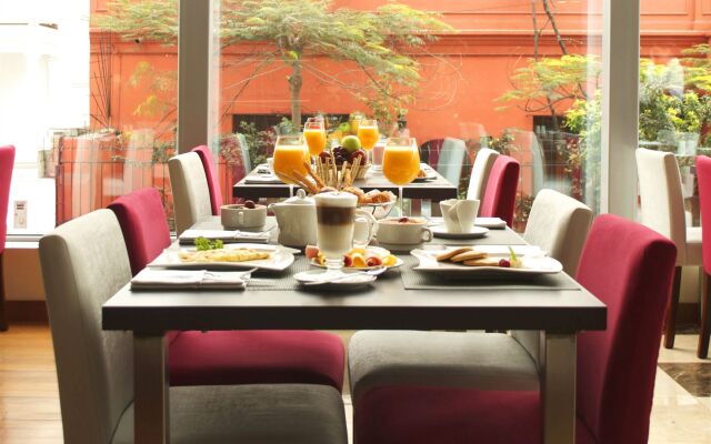 Sol de Oro Hotel & Suites