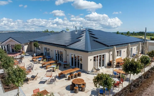 Restyled Villa with 4 Bathrooms & Sauna near River Moselle
