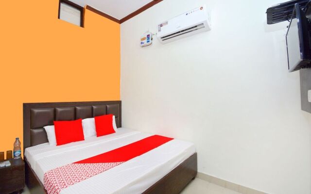 OYO 43291 Br Guest House