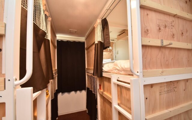 Hostel Enisia Namba