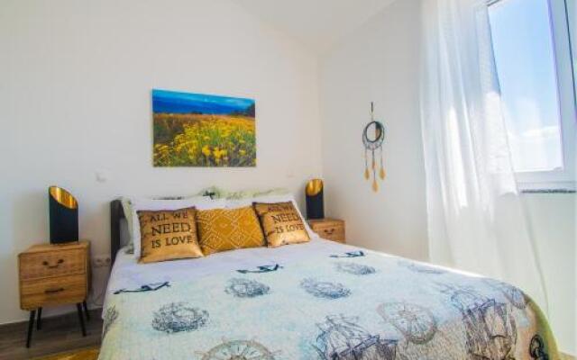 Marina Apartments Vir