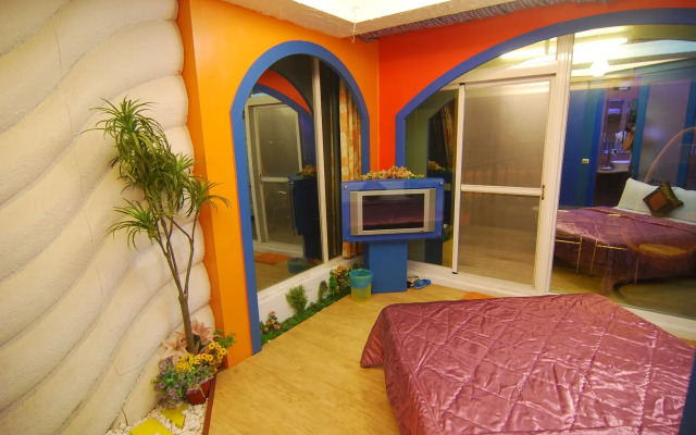 Ming-Jun Holiday Inn