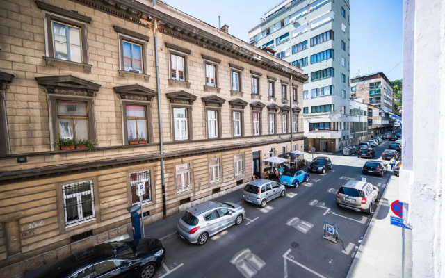 Modern 1BDR Apartment near City Center