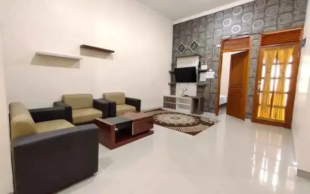 Villa Kusuma Panderman 32 by N2K